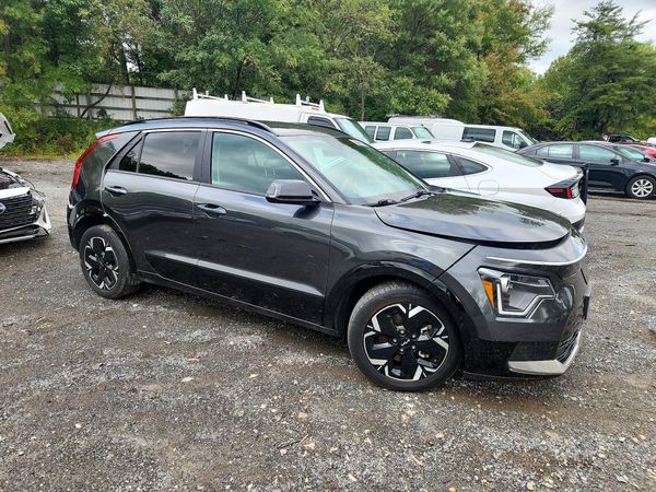 2023 KIA NIRO Wind — Passenger 3/4