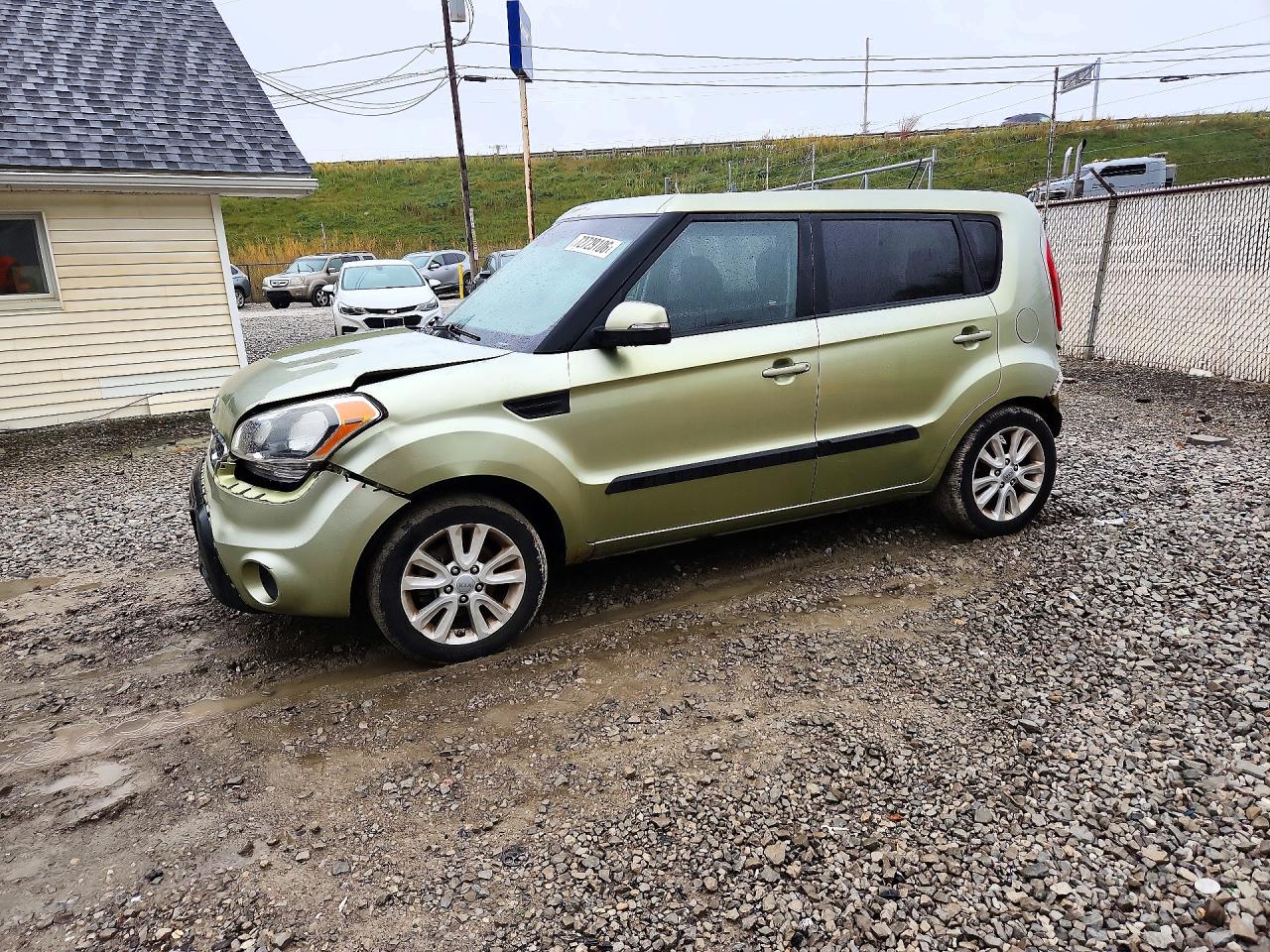 2012 KIA SOUL GL — Front 3/4