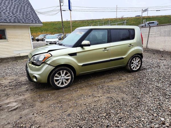 2012 KIA SOUL GL — Front 3/4
