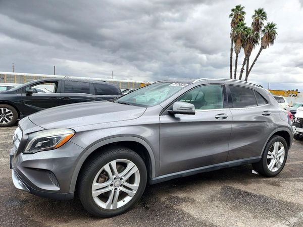 2015 MERCEDES-BENZ GLA-CLASS GLA250 4-MATIC — Front 3/4