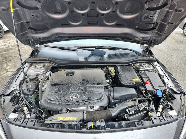 2015 MERCEDES-BENZ GLA-CLASS GLA250 4-MATIC — Engine bay