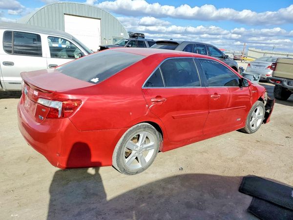 2014 TOYOTA CAMRY