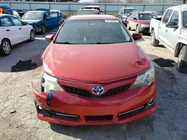 2014 TOYOTA CAMRY