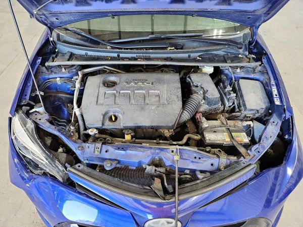 2017 TOYOTA COROLLA — Engine bay