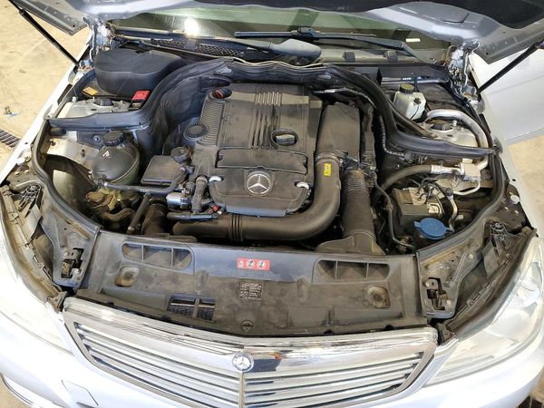 2013 MERCEDES-BENZ C C250 — Engine bay