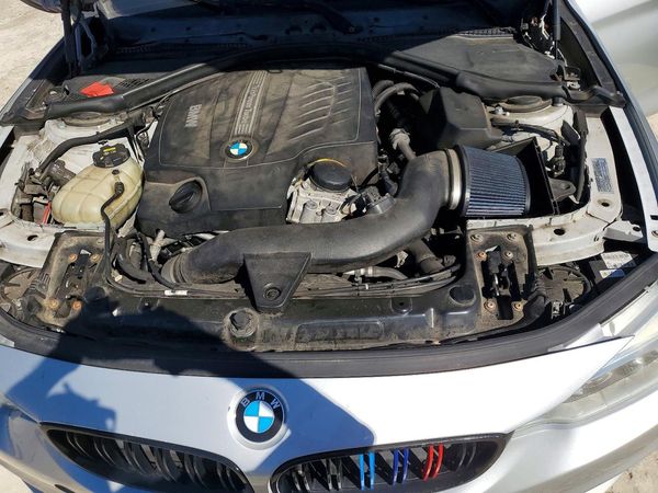 2014 BMW 4 SERIES xDrive — Engine bay
