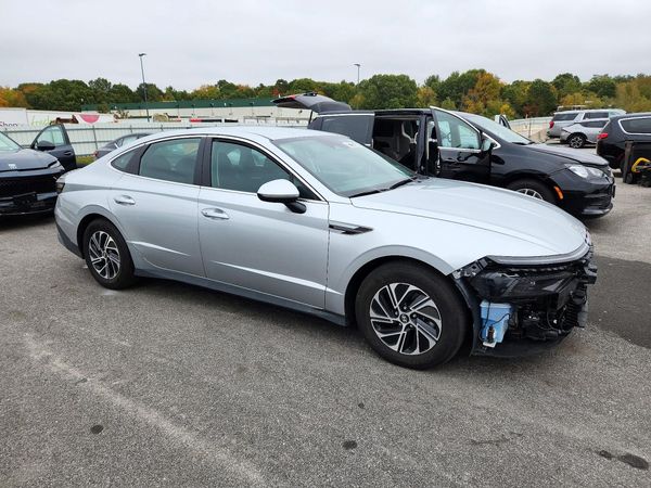 2026 HYUNDAI SONATA Blue — Passenger 3/4