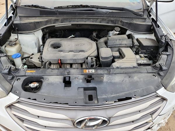 2017 HYUNDAI SANTA FE Base — Engine bay