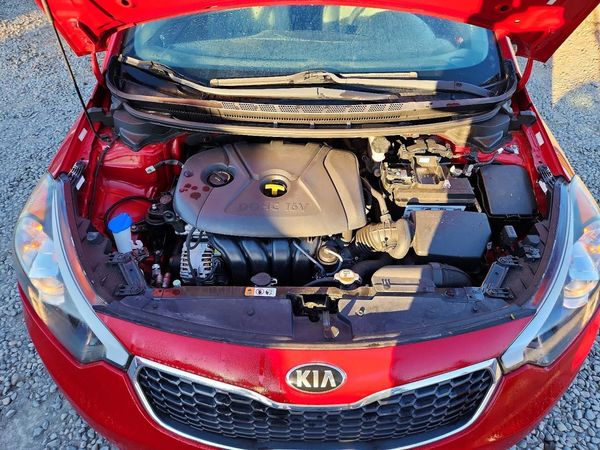 2016 KIA FORTE — Engine bay