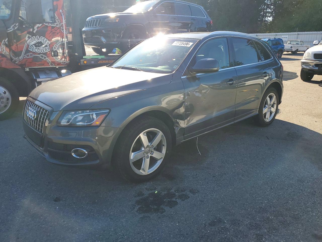 2012 AUDI Q5 Premium Plus — Front 3/4