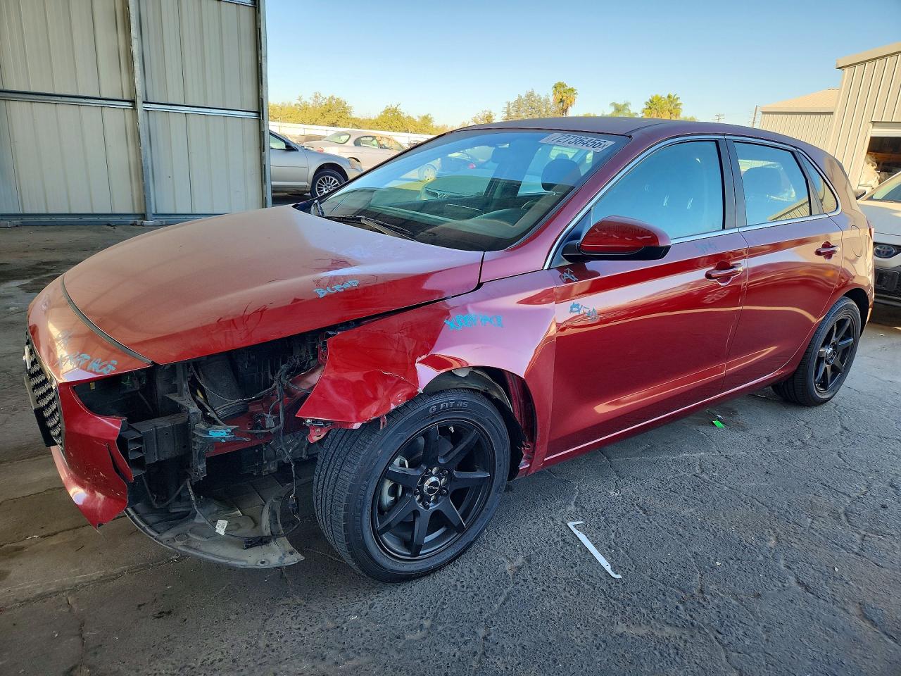 2019 HYUNDAI ELANTRA Elantra GT — Front 3/4
