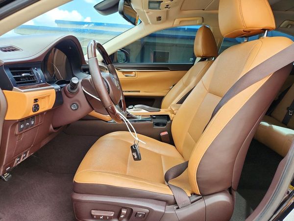 2016 LEXUS ES 350 — DENT