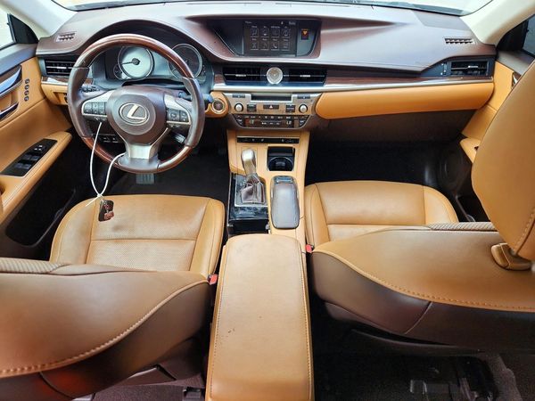 2016 LEXUS ES 350 — CKPT