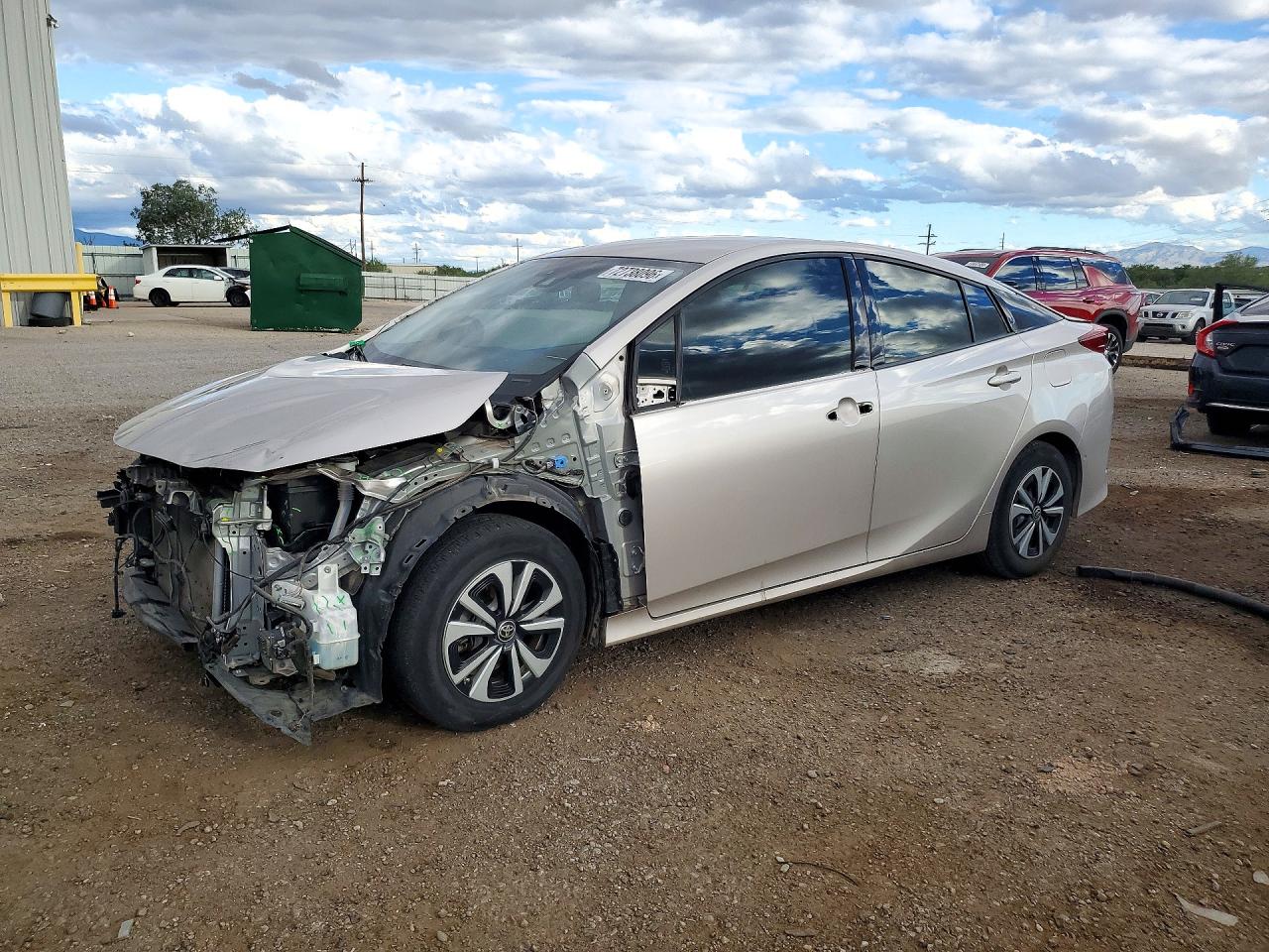 2019 TOYOTA PRIUS Plus/Premium/Advanced — Front 3/4