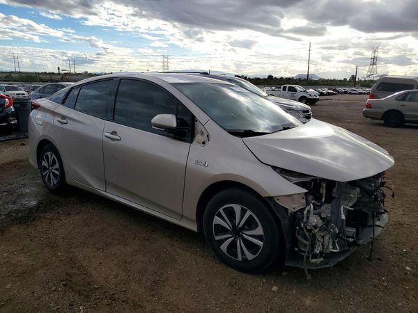 2019 TOYOTA PRIUS Plus/Premium/Advanced — Passenger 3/4