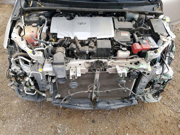 2019 TOYOTA PRIUS Plus/Premium/Advanced — Engine bay