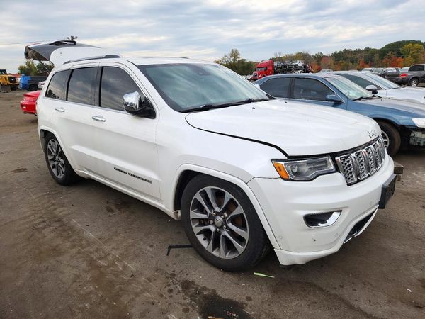 2017 JEEP CHEROKEE Overland — Passenger 3/4