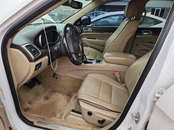 2017 JEEP CHEROKEE Overland — DENT