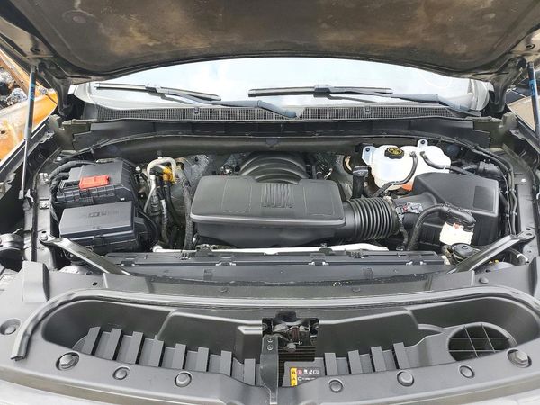 2022 CHEVROLET SUBURBAN RST — Engine bay