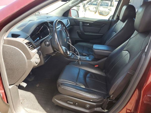 2017 CHEVROLET TRAVERSE 2LT — DENT