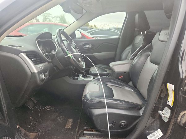 2014 JEEP CHEROKEE Limited — DENT