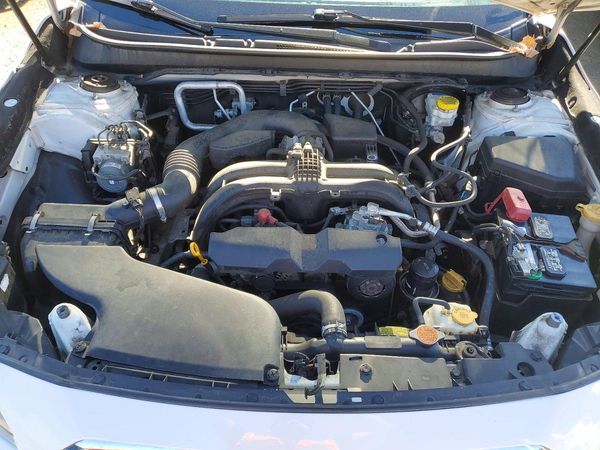 2019 SUBARU OUTBACK Limited+M/R+ES+NAVI — Engine bay