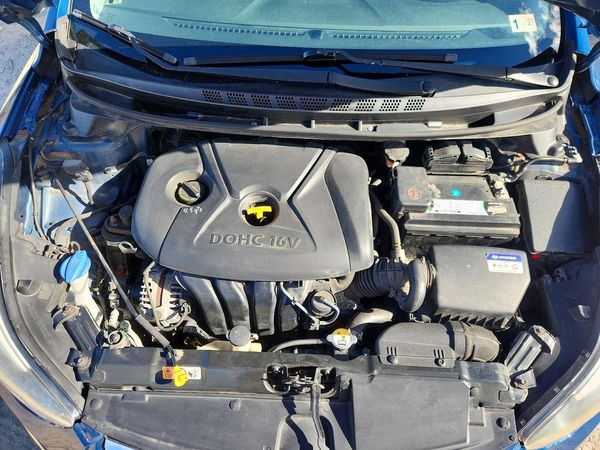 2015 HYUNDAI ELANTRA GLS(Middle) — Engine bay