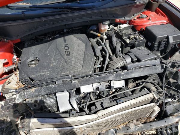 2022 HYUNDAI TUCSON SEL Premium Pkg — Engine bay