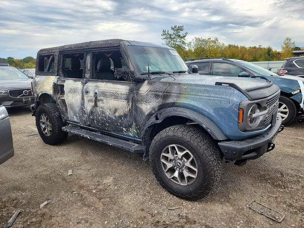 2024 FORD BRONCO Badlands — Passenger 3/4