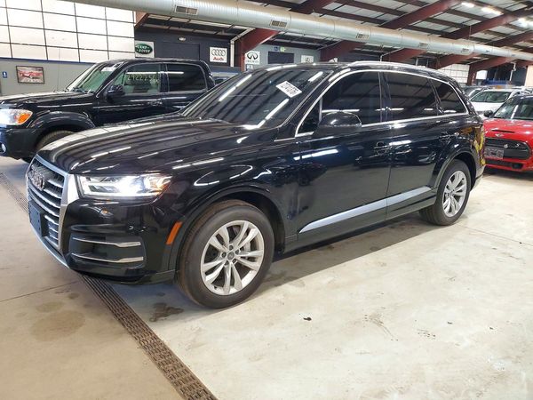 2017 AUDI Q7 quattro Premium — Front 3/4