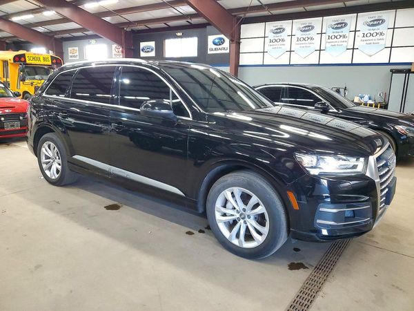 2017 AUDI Q7 quattro Premium — Passenger 3/4