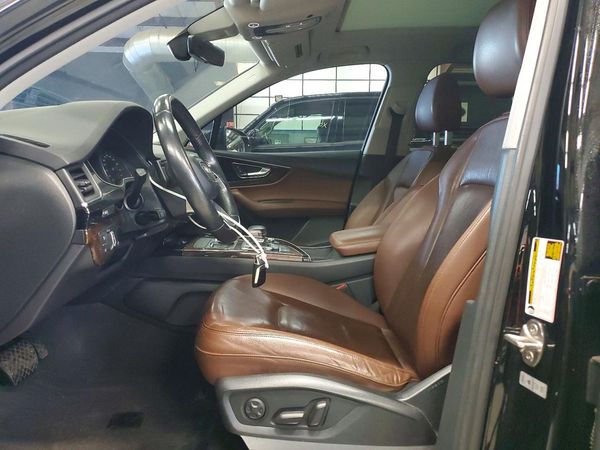2017 AUDI Q7 quattro Premium — DENT
