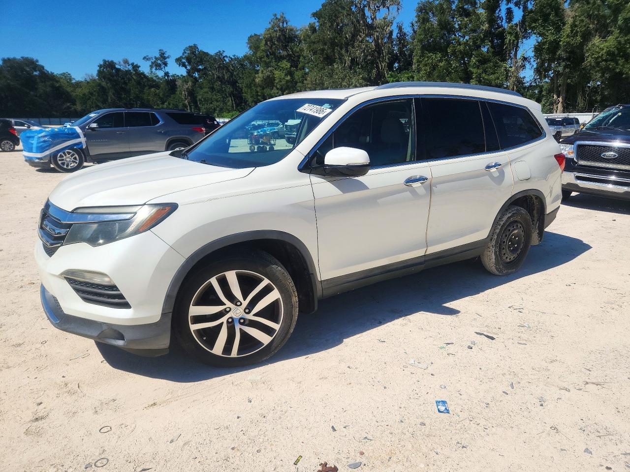 2016 HONDA PILOT TOURING — Front 3/4