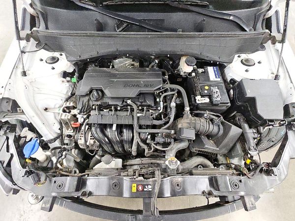 2024 HYUNDAI KONA SE — Engine bay
