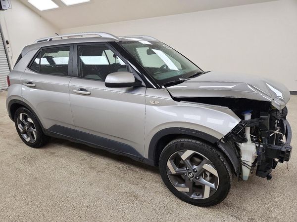 2023 HYUNDAI VENUE SEL, Limited — Passenger 3/4