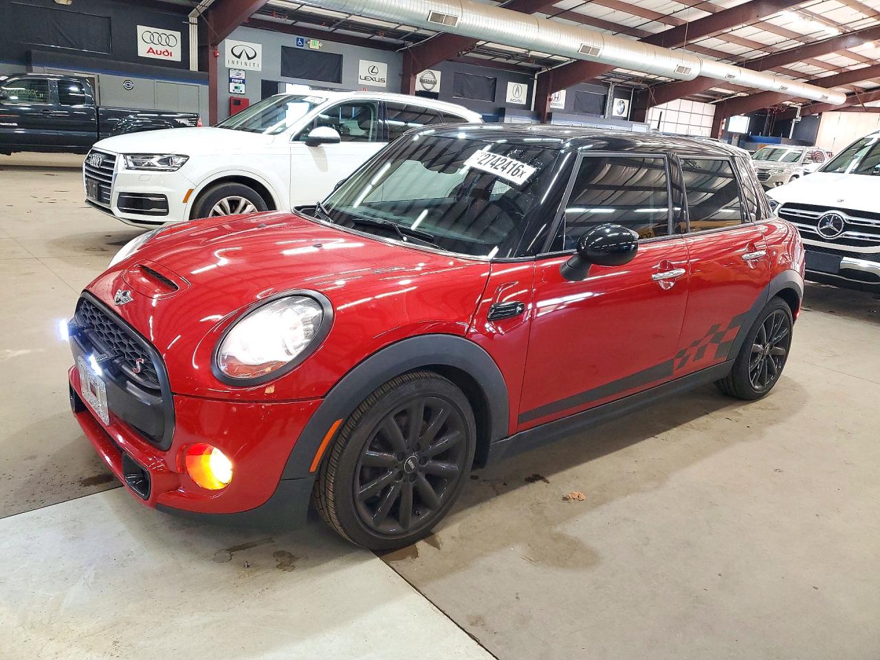 2017 MINI COOPER — Front 3/4
