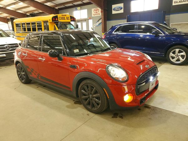 2017 MINI COOPER — Passenger 3/4