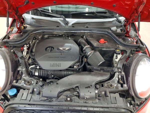 2017 MINI COOPER — Engine bay