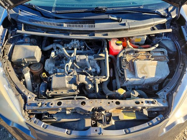 2013 TOYOTA PRIUS — Engine bay