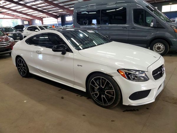 2017 MERCEDES-BENZ C — Passenger 3/4