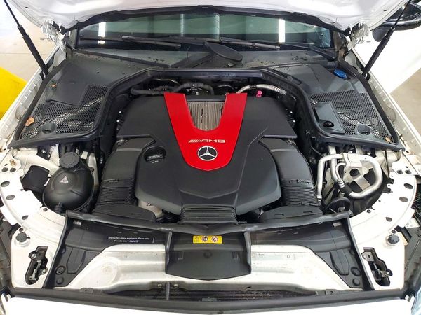2017 MERCEDES-BENZ C — Engine bay
