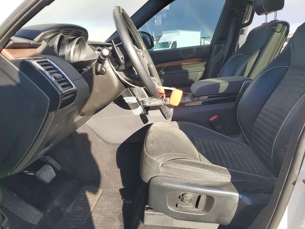 2017 LAND ROVER DISCOVERY HSE — DENT