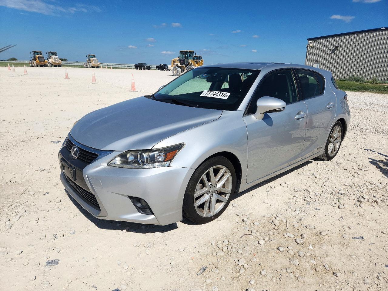 2015 LEXUS CT 200 200h — Front 3/4