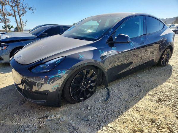 2023 TESLA MODEL Y — DSFA — Front 3/4