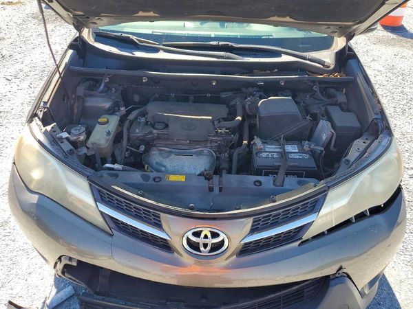 2013 TOYOTA RAV4 Sports — Engine bay