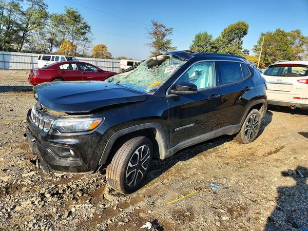 2022 JEEP COMPASS Limited — Front 3/4