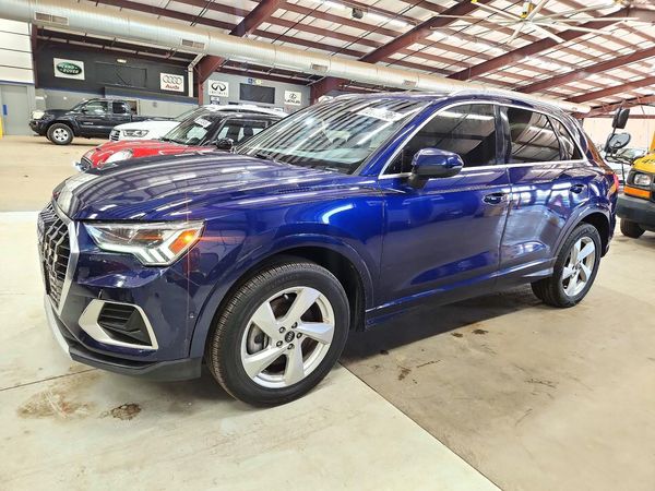 2021 AUDI Q3 quattro Premium Plus — Front 3/4