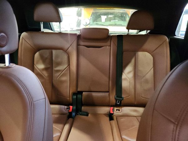 2021 AUDI Q3 quattro Premium Plus — SUVN