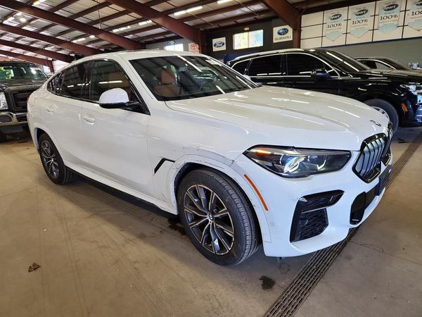 2022 BMW X6 xDrive40i — Passenger 3/4