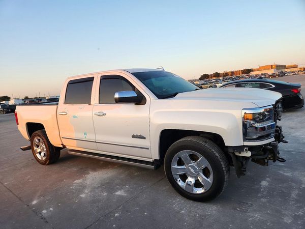 2018 CHEVROLET SILVERADO High Country — Passenger 3/4